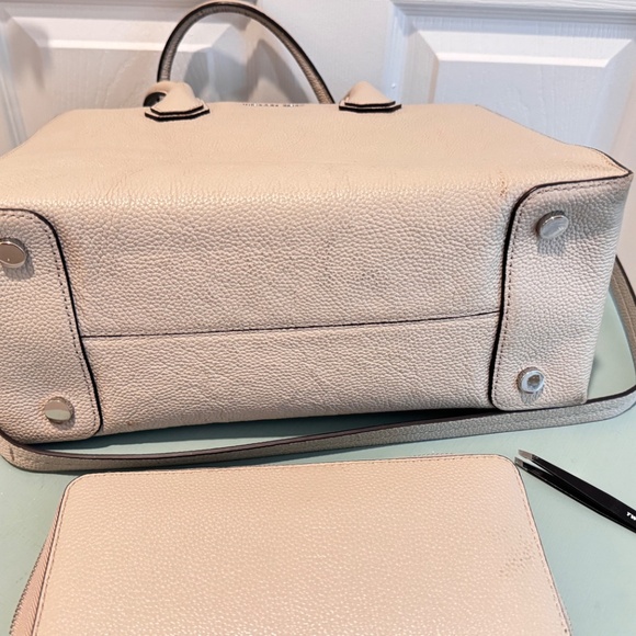 Michael Kors Woman's Light Gray Leather Handbag and Wallet - Picture 14 of 14